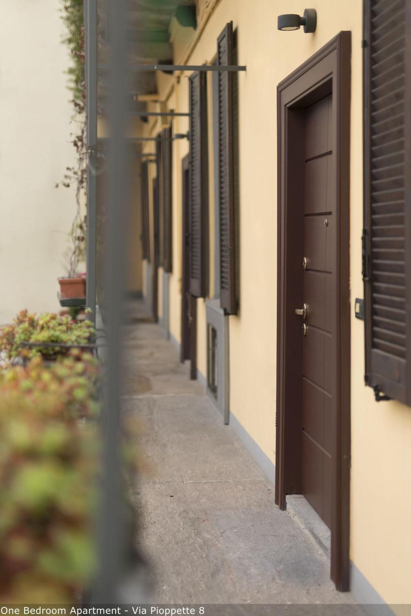 Brera Apartments In Porta Ticinese Милано Екстериор снимка